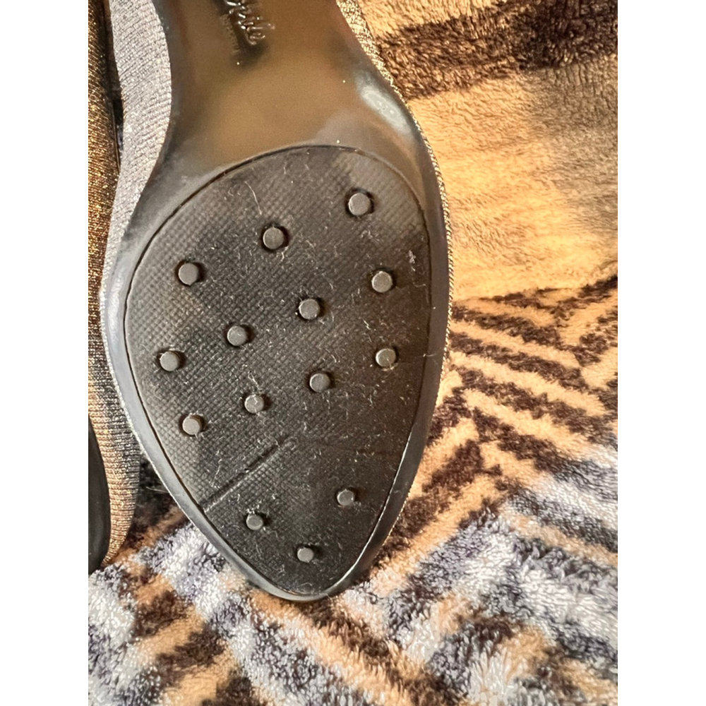Women's LifeStride Silver Glitter Heels Size 8 - Picture 3 of 10